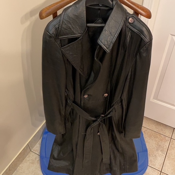 This is a genuine leather men’s trench coat. Beautiful and gently worn. - Picture 2 of 6